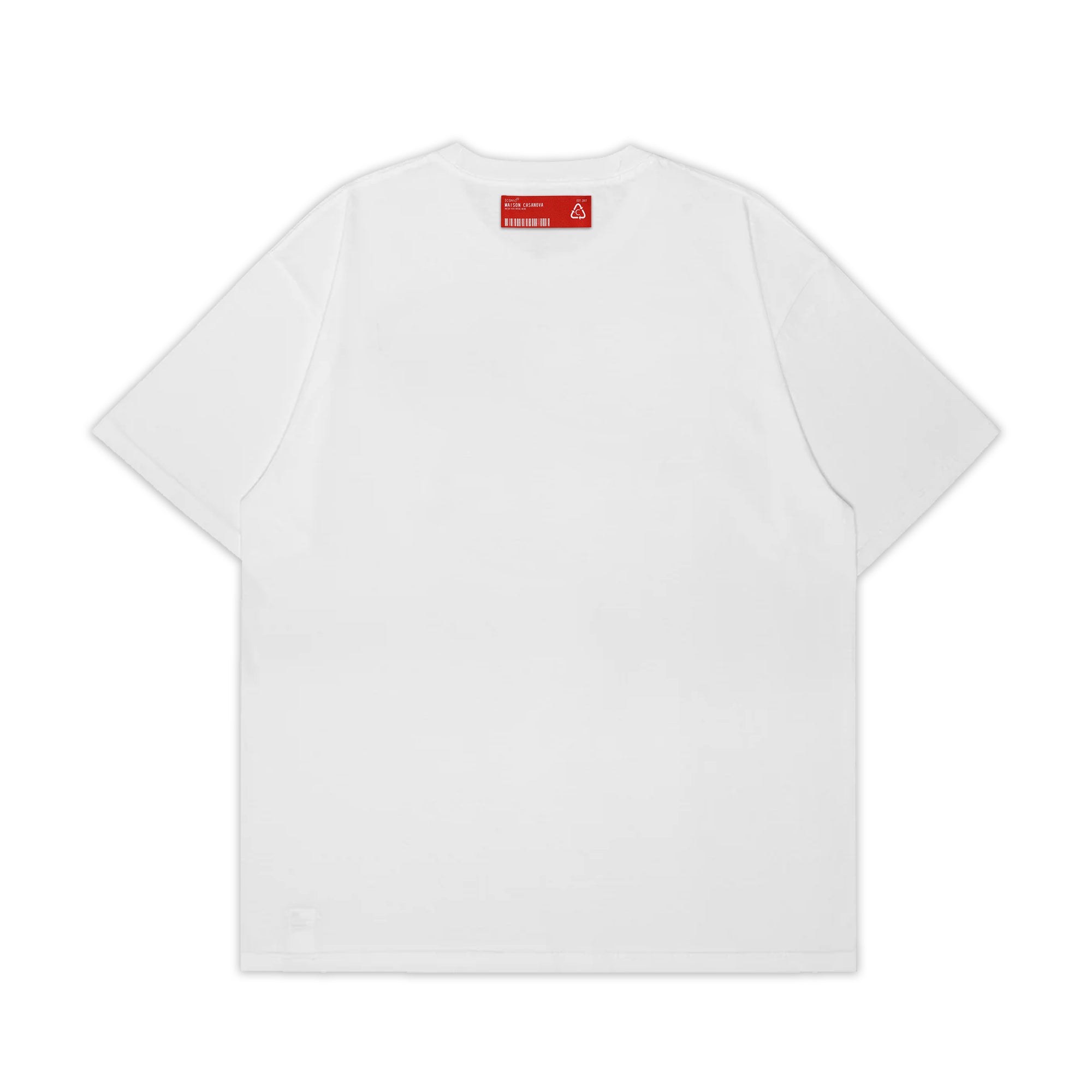 メゾンカサノバ 白のグラフィックTシャツ。フロントに「KILL YOUR IDOLS」のタイポグラフィと、退廃的なイバラのモノクロイラストをプリント。左裾に赤いブランドラベル付き。